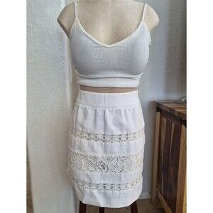 Loft, Crochet floral Design, Skirt Sz 2